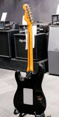 Fender - American Ultra Luxe Floyd Rose HSS Stratocaster Guitar, Rosewood fingerboard - Mystic Black 2